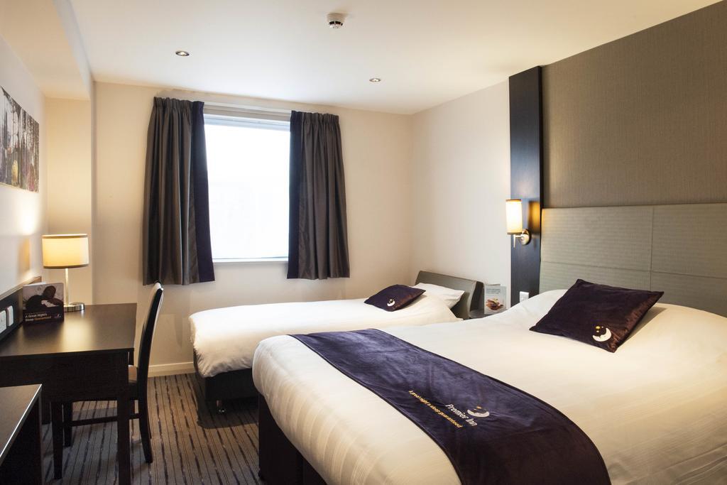 Premier Inn Fort William Exterior foto