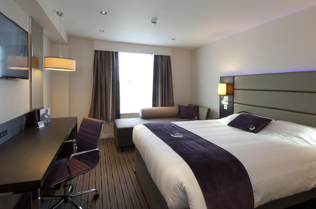 Premier Inn Fort William Exterior foto