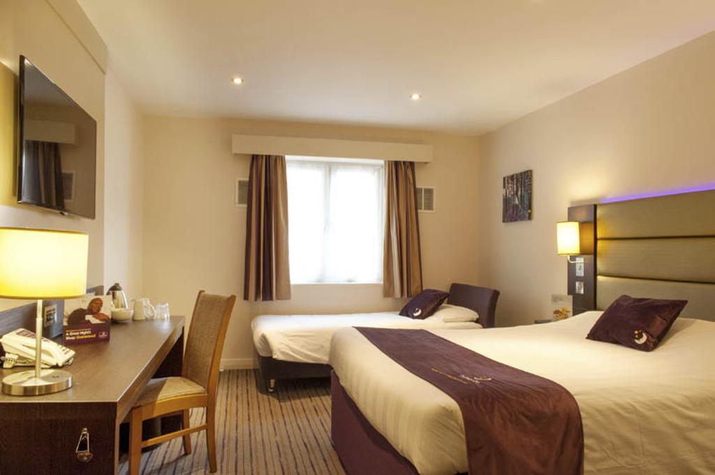 Premier Inn Fort William Exterior foto